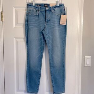 Never worn! NYDJ Ami Skinny jeans